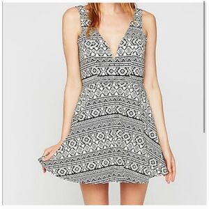 Express Women's Geometric Deep V-Neck Fit & Flare Skort Dress S Black White